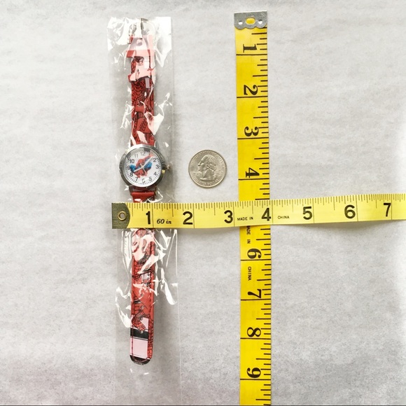 Spider-Man Superhero NEW Kids Quartz Watch Red - Picture 3 of 7